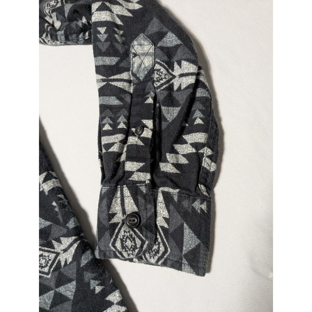 AMERICAN EAGLE CLASSIC FIT Men Medium Black Aztec Southwestern Flannel Shirt - Picture 12 of 16